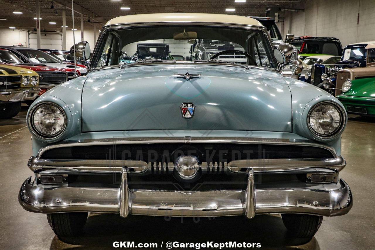 1953 Ford Crestline Victoria