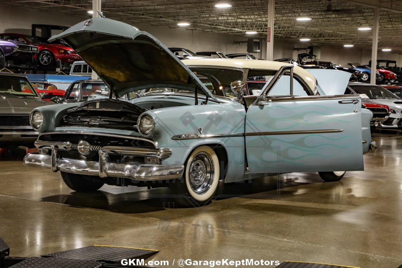 1953 Ford Crestline Victoria