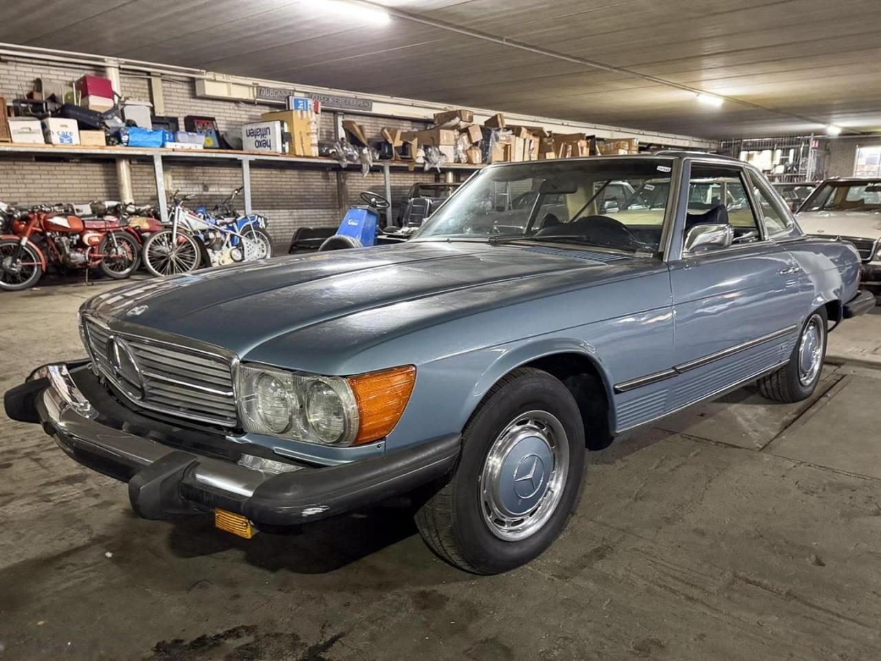 1975 Mercedes - Benz 450SL  no. 2240