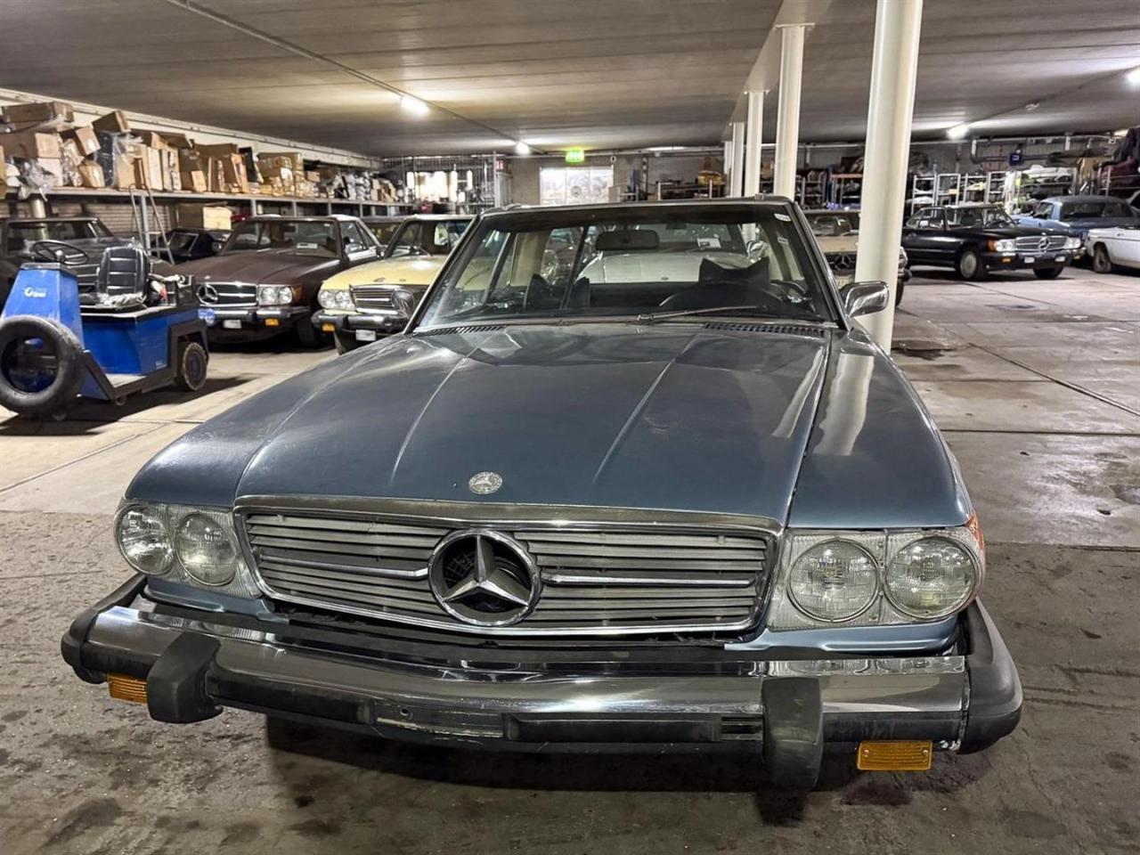 1975 Mercedes - Benz 450SL  no. 2240