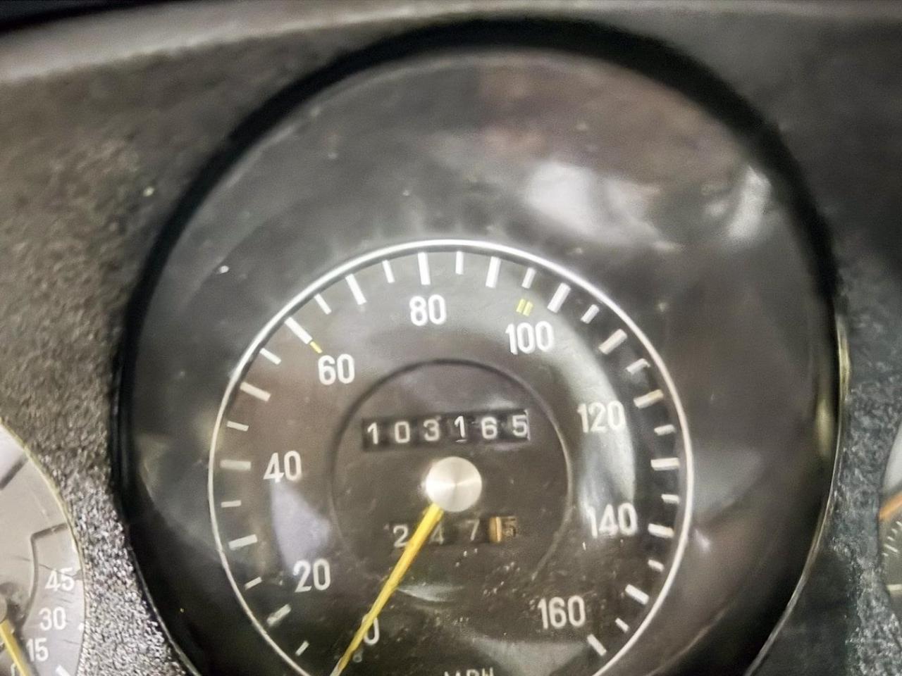 1975 Mercedes - Benz 450SL  no. 2240