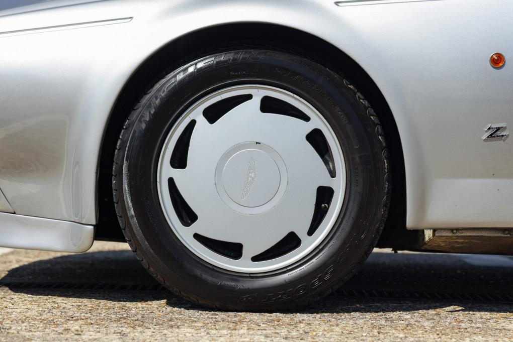 1989 Aston Martin V8