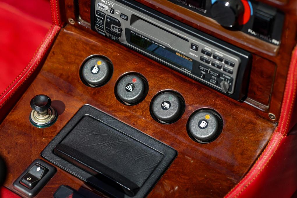 1989 Aston Martin V8