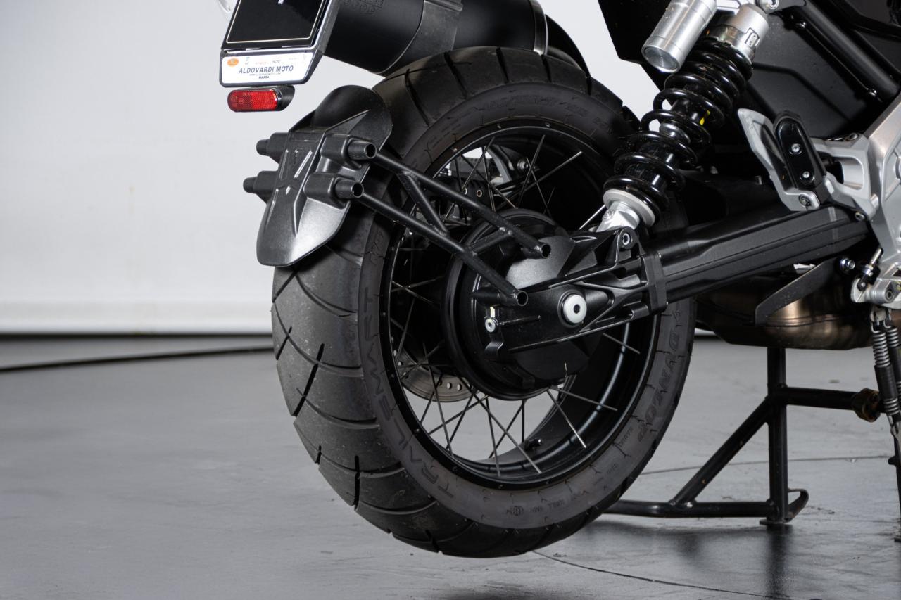 2022 Moto Guzzi V85 TT GUARDIA D&rsquo;ONORE 1946