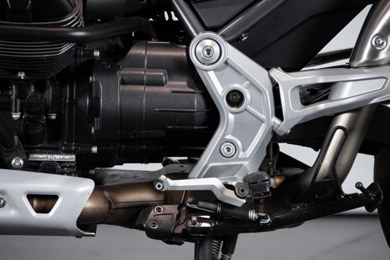 2022 Moto Guzzi V85 TT GUARDIA D&rsquo;ONORE 1946