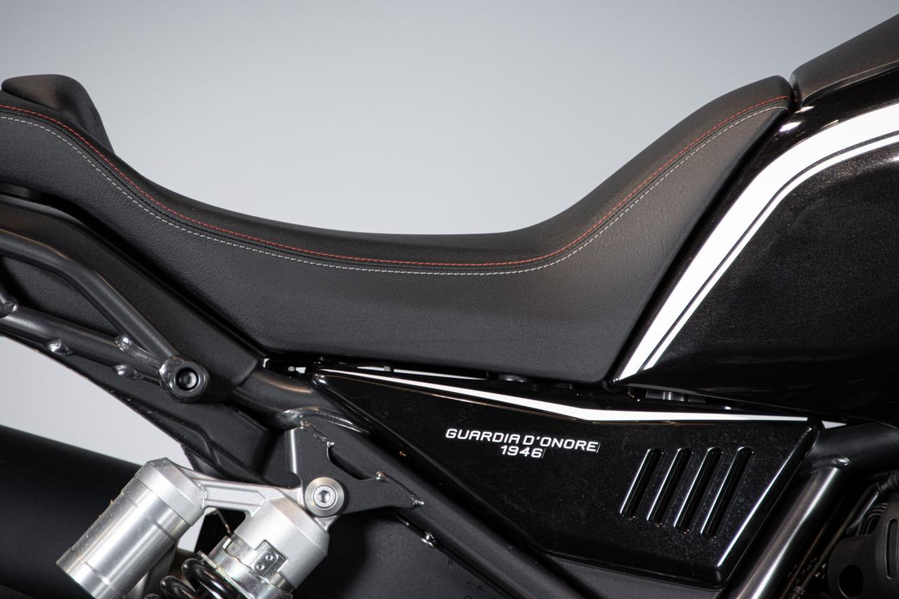 2022 Moto Guzzi V85 TT GUARDIA D&rsquo;ONORE 1946