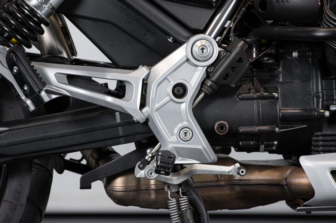 2022 Moto Guzzi V85 TT GUARDIA D&rsquo;ONORE 1946