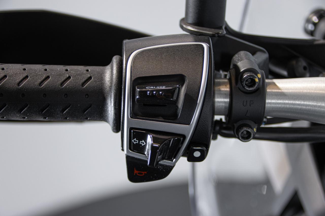 2022 Moto Guzzi V85 TT GUARDIA D&rsquo;ONORE 1946