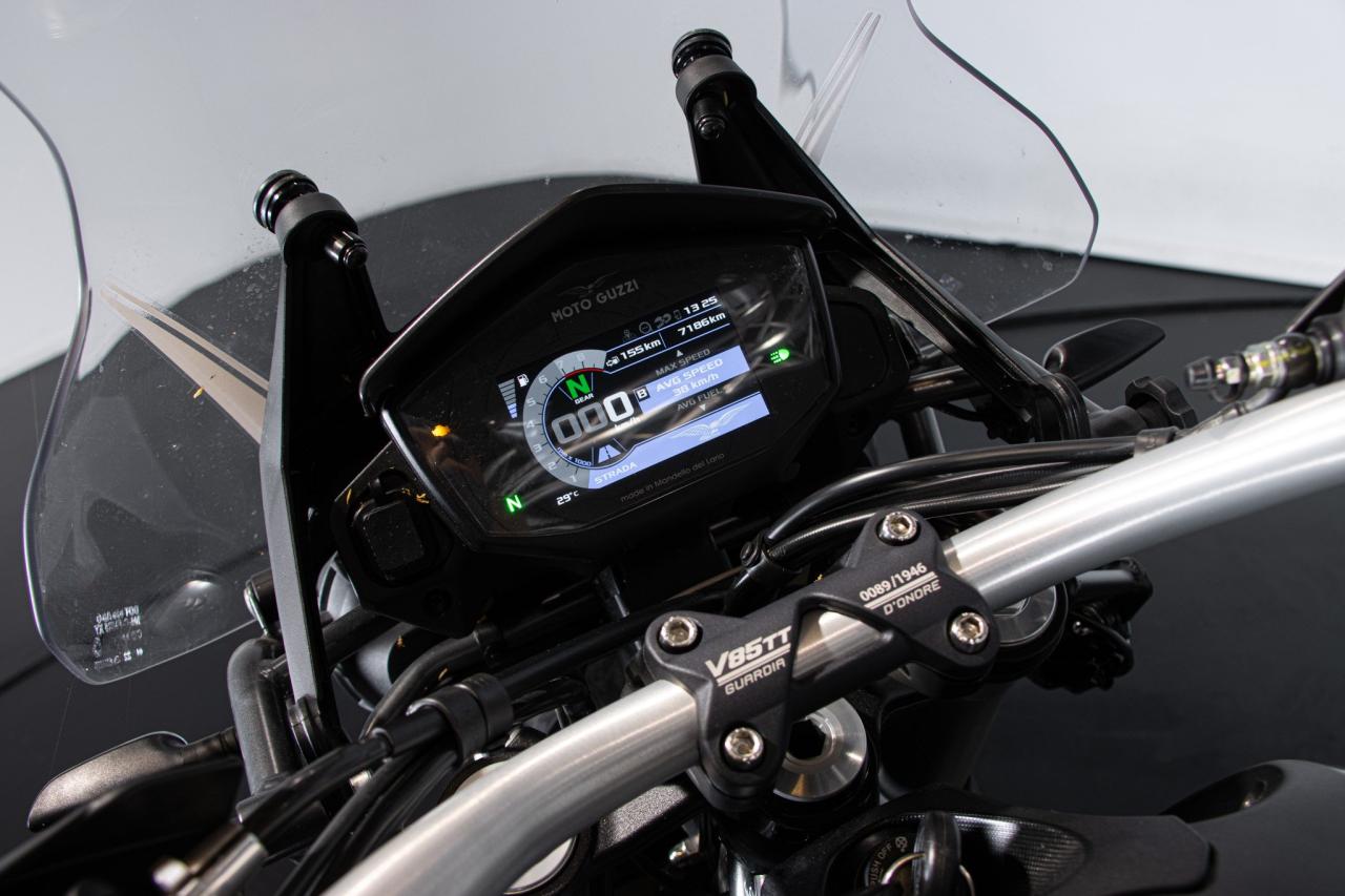 2022 Moto Guzzi V85 TT GUARDIA D&rsquo;ONORE 1946