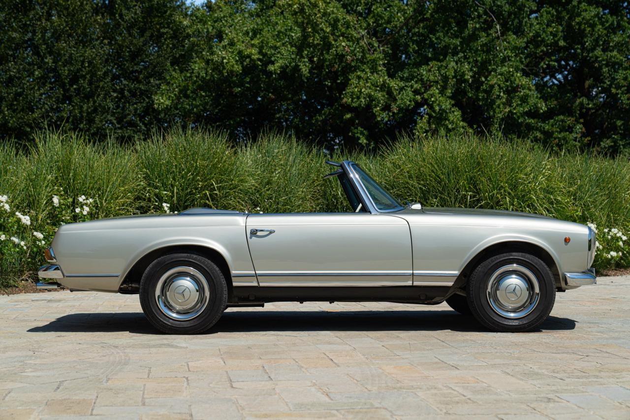 1965 Mercedes - Benz 230 SL