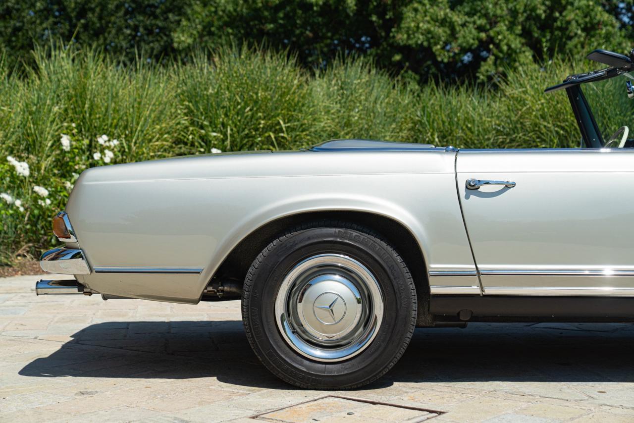 1965 Mercedes - Benz 230 SL