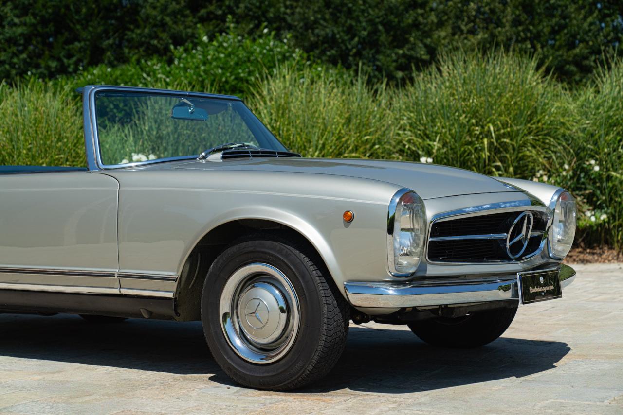 1965 Mercedes - Benz 230 SL