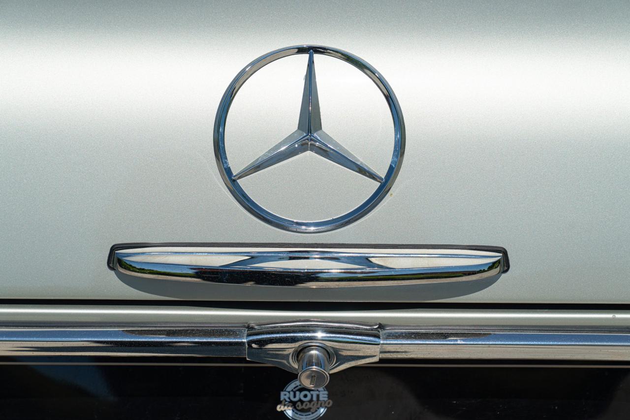 1965 Mercedes - Benz 230 SL