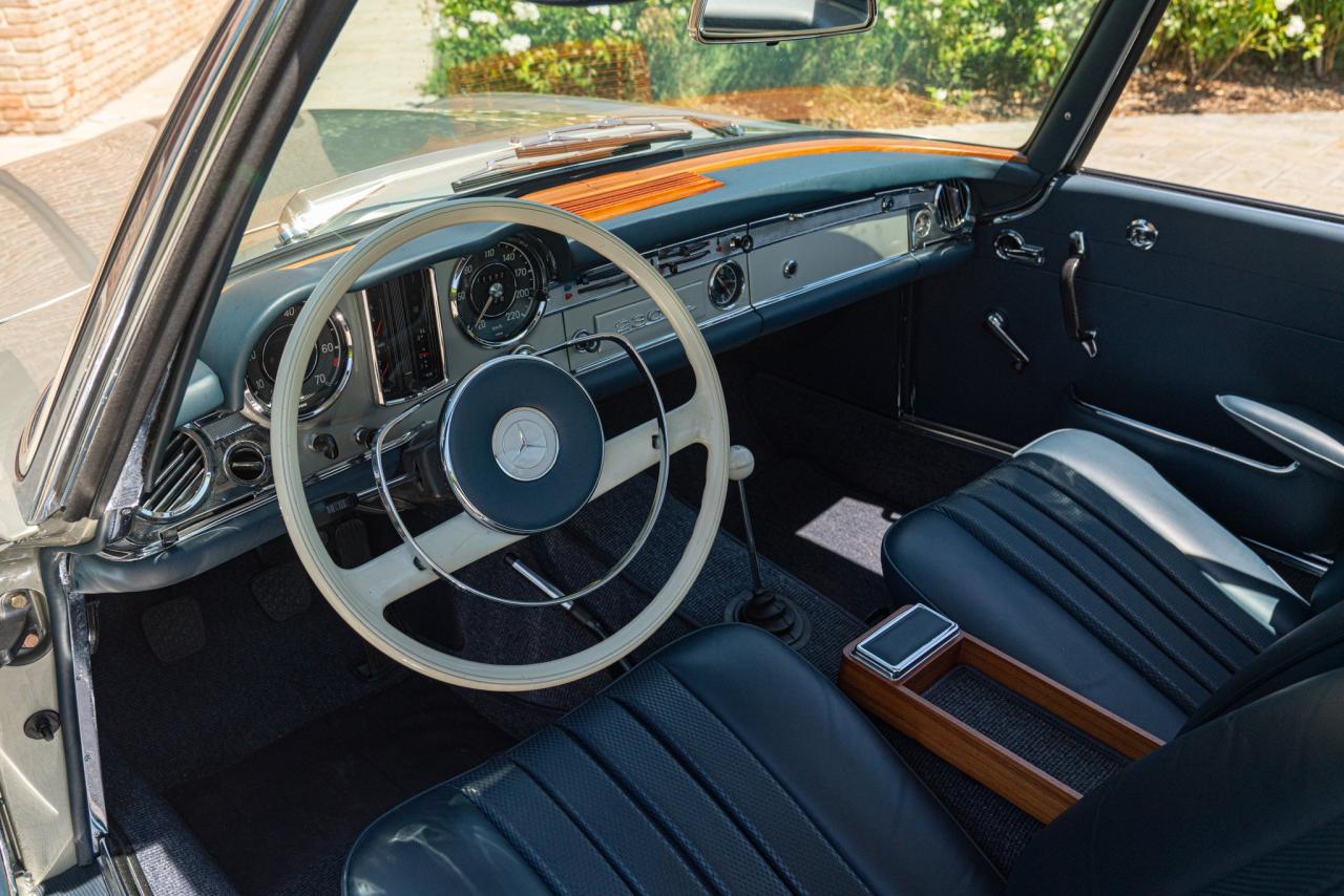 1965 Mercedes - Benz 230 SL