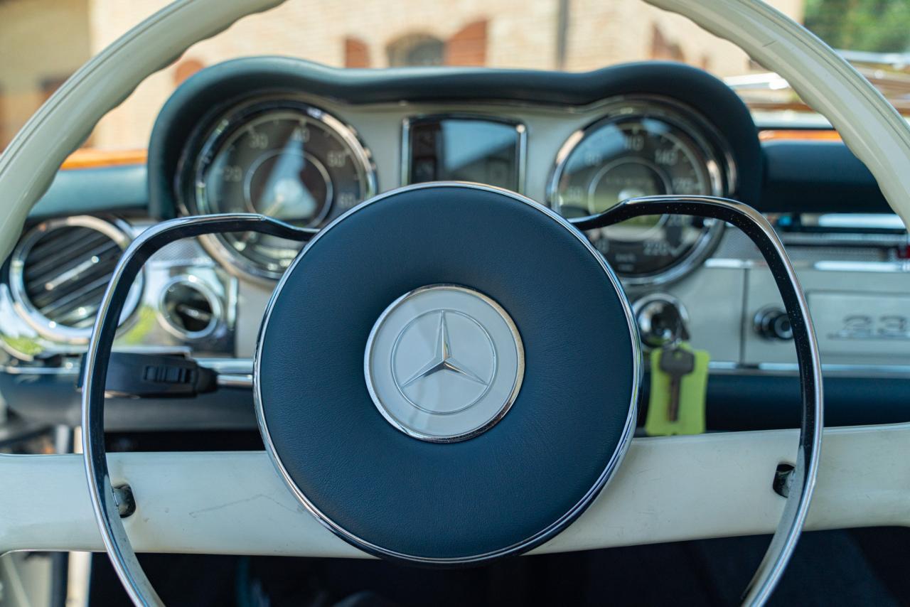 1965 Mercedes - Benz 230 SL