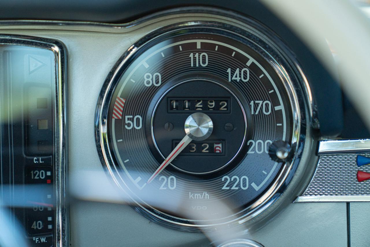 1965 Mercedes - Benz 230 SL