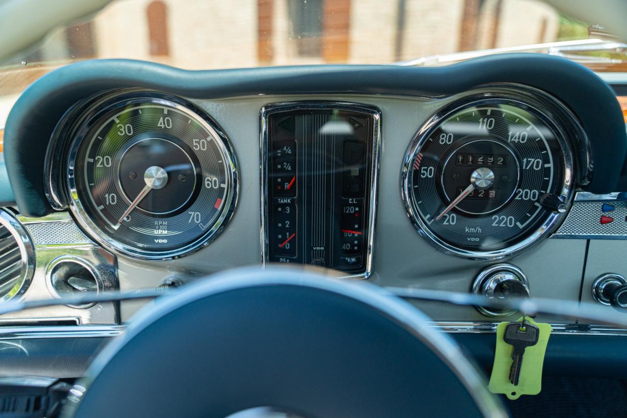 1965 Mercedes - Benz 230 SL