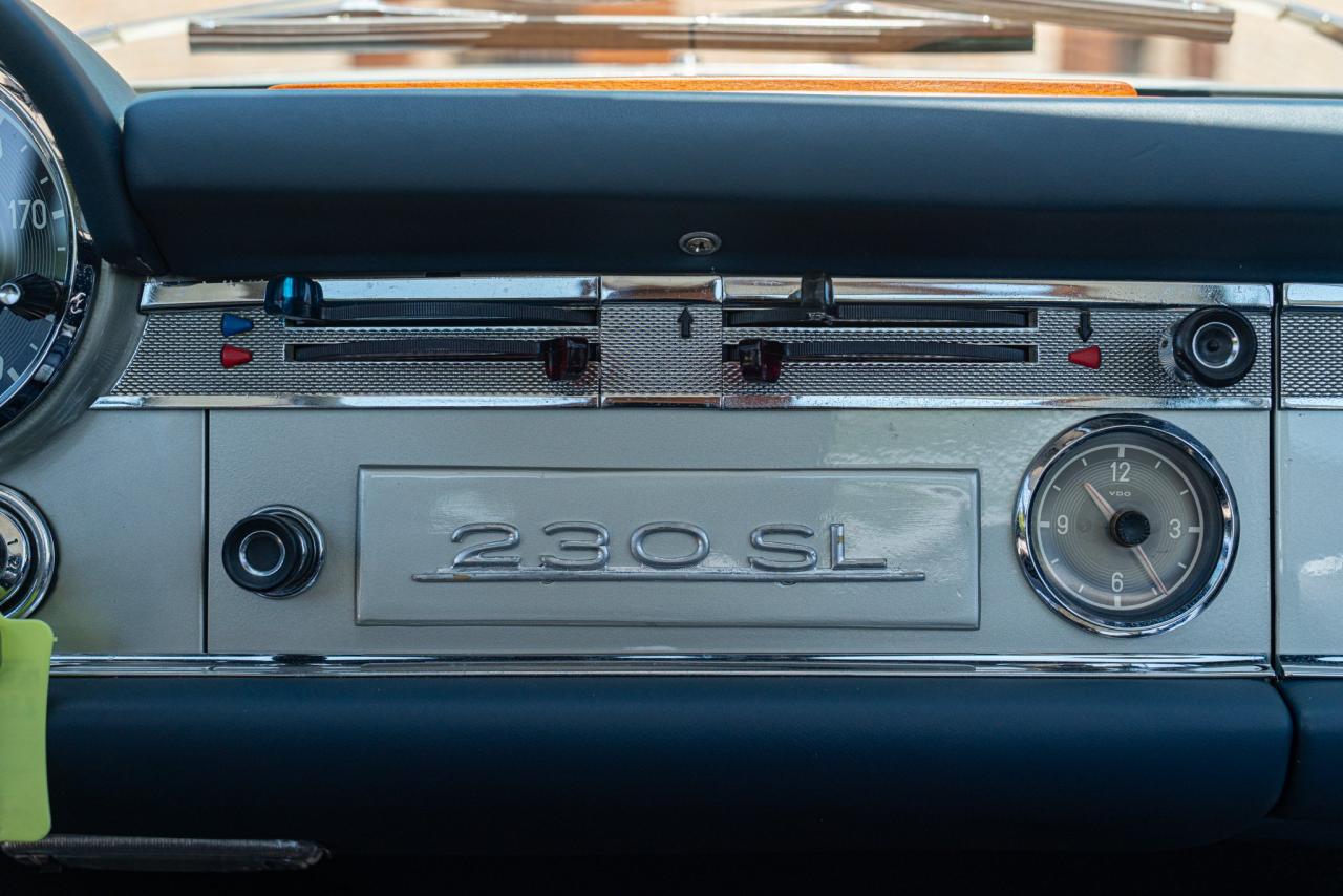 1965 Mercedes - Benz 230 SL