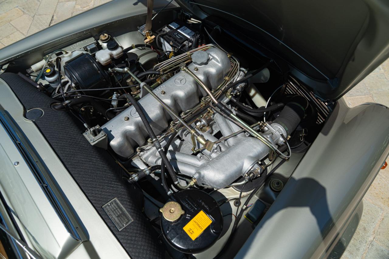 1965 Mercedes - Benz 230 SL