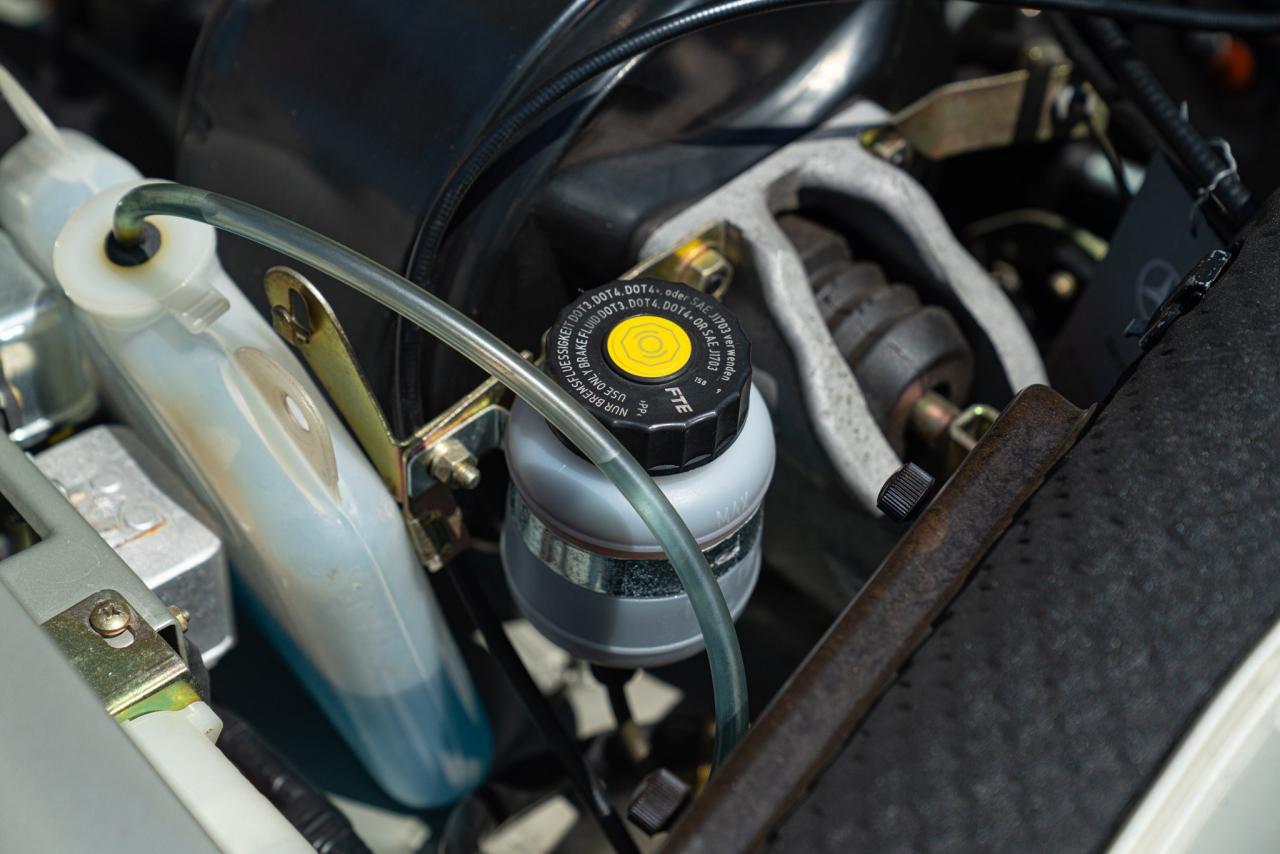 1965 Mercedes - Benz 230 SL