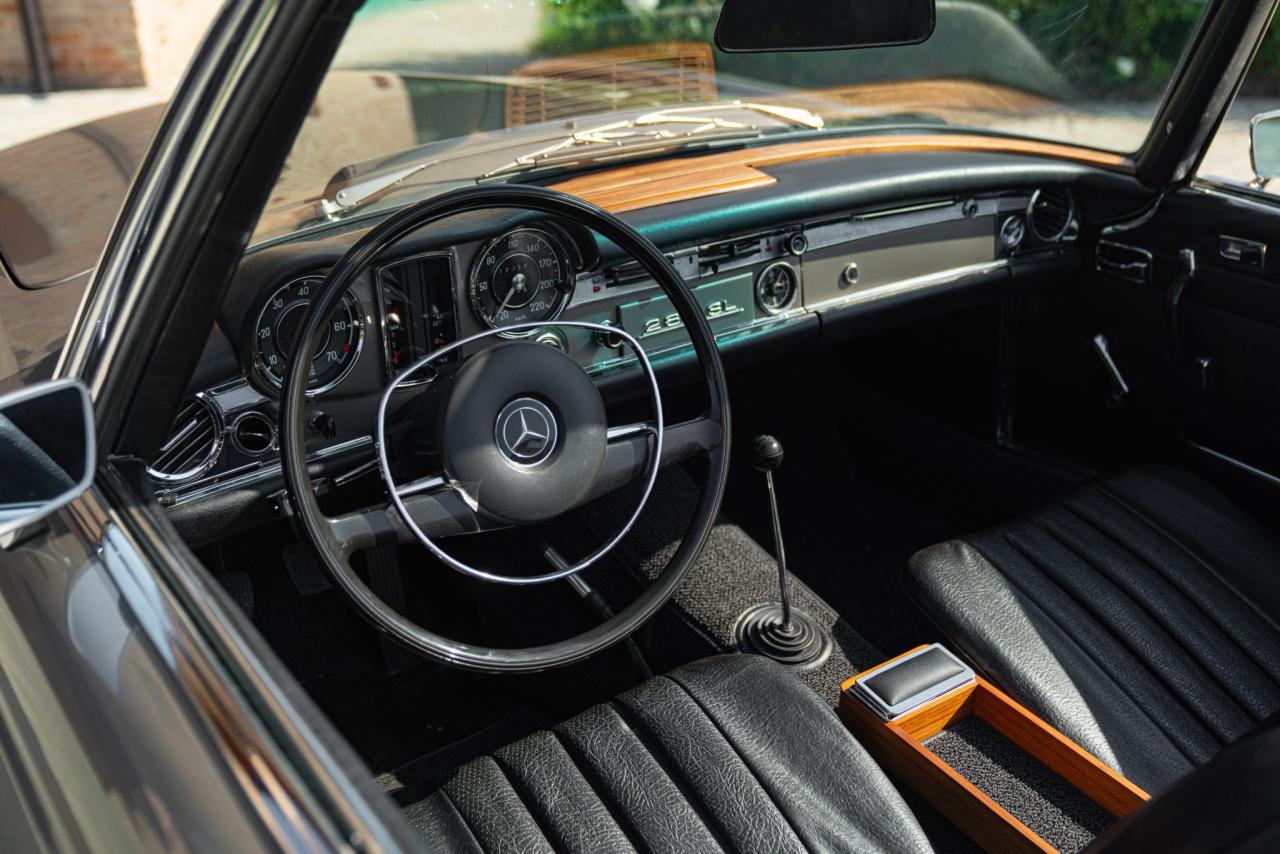 1969 Mercedes - Benz 280 SL