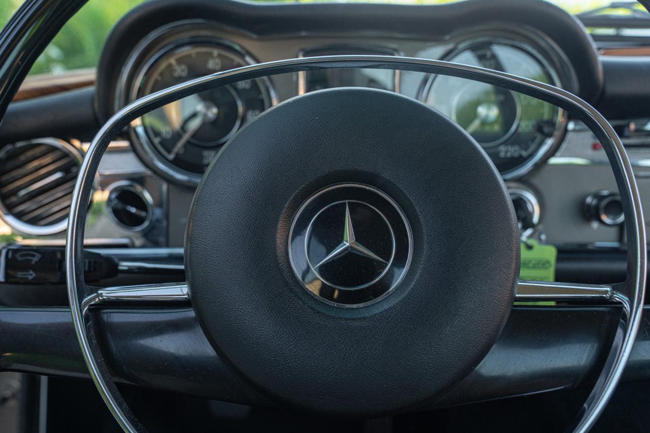 1969 Mercedes - Benz 280 SL