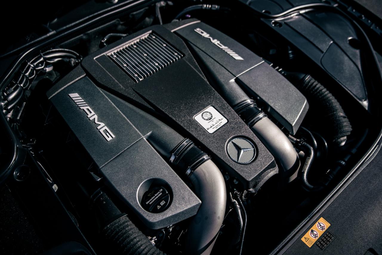 2017 Mercedes - Benz AMG S63