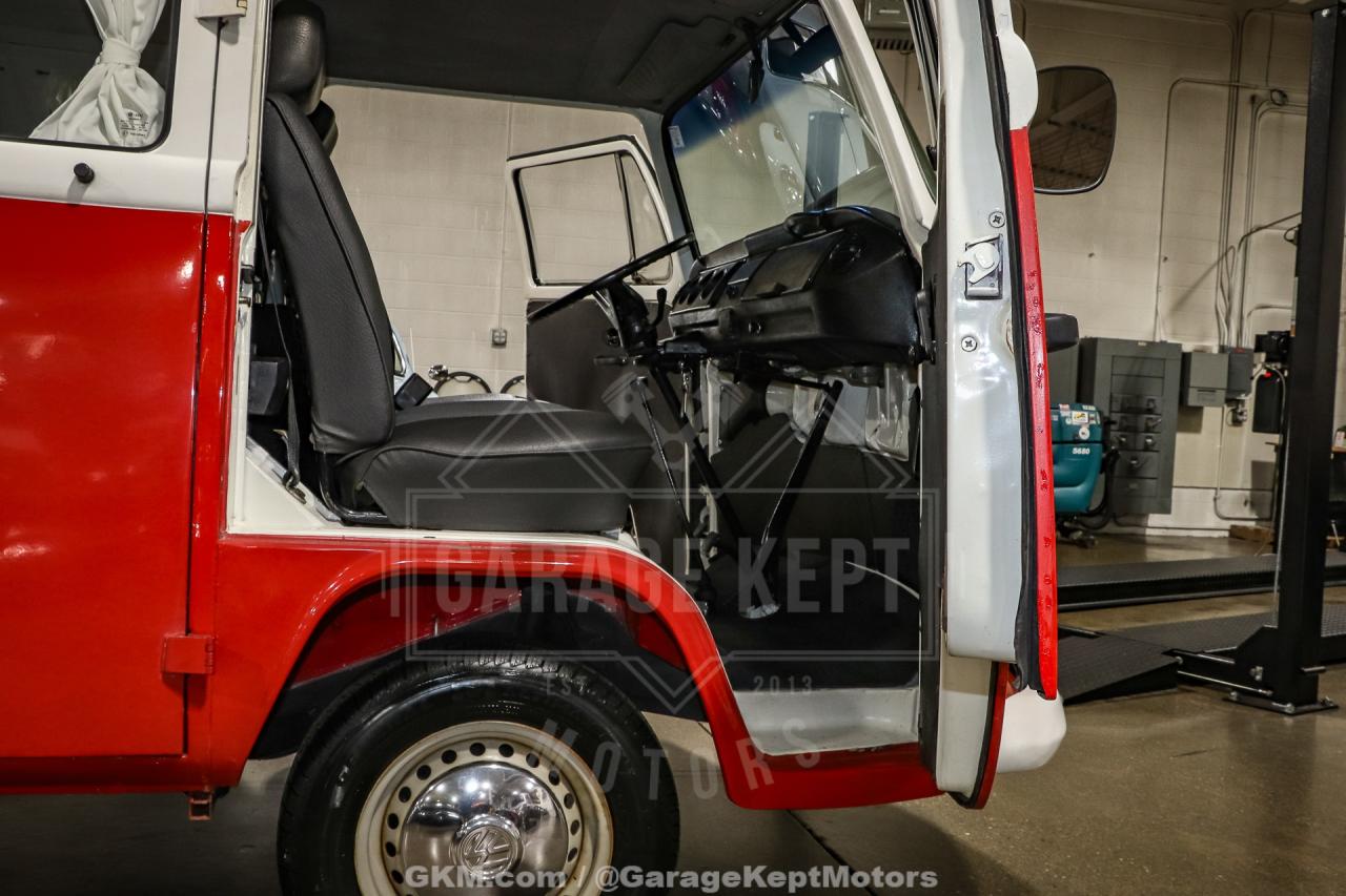 1973 Volkswagen Type 2 Bus
