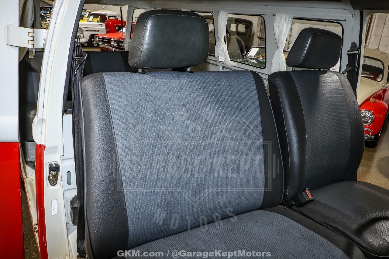 1973 Volkswagen Type 2 Bus