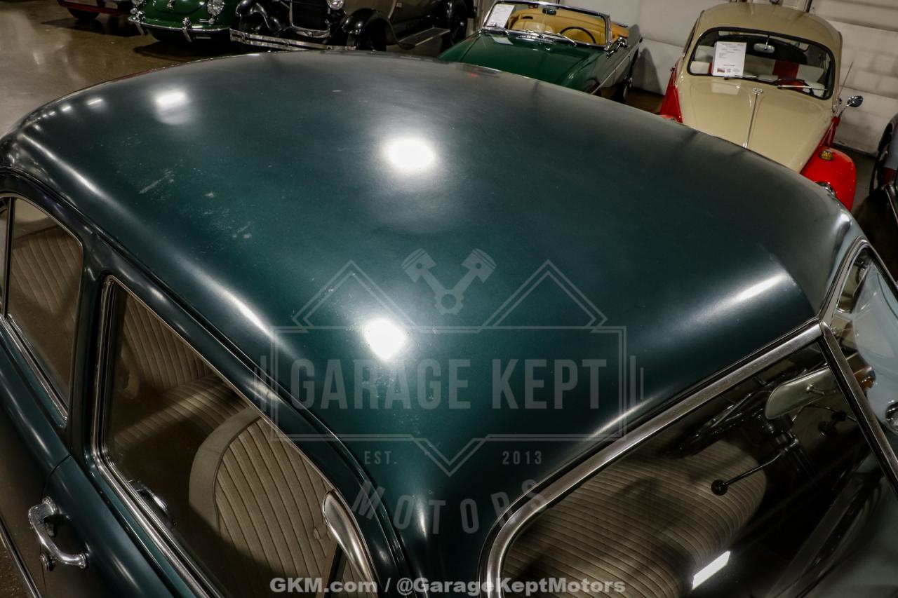 1951 Ford Custom Deluxe