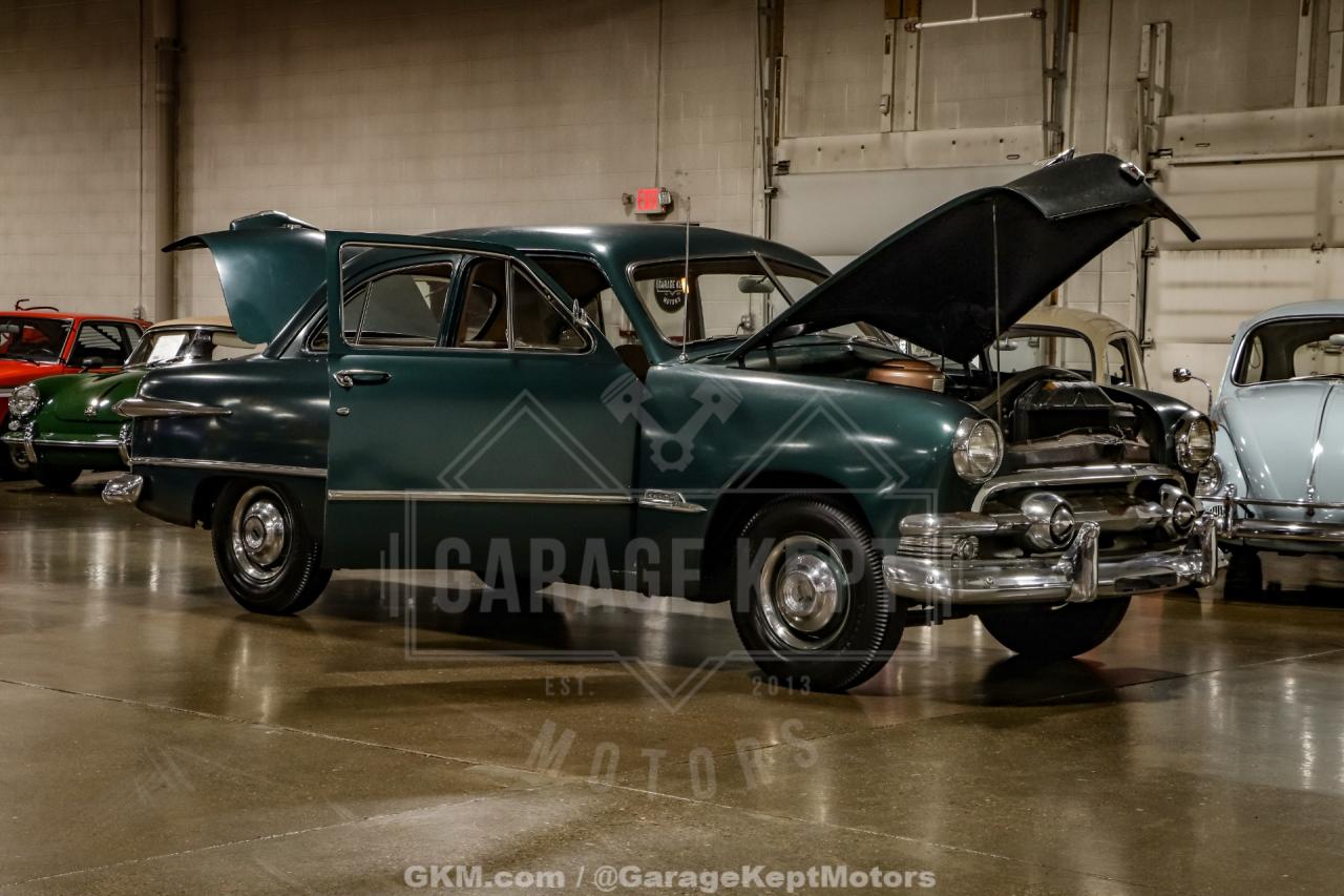 1951 Ford Custom Deluxe
