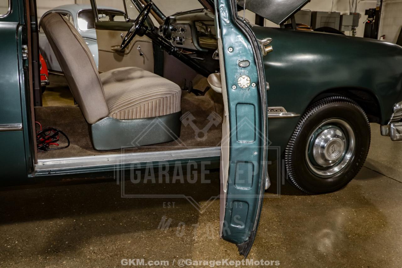 1951 Ford Custom Deluxe