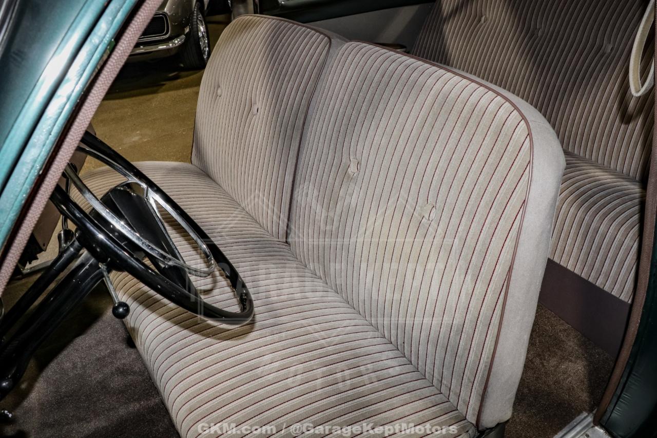 1951 Ford Custom Deluxe