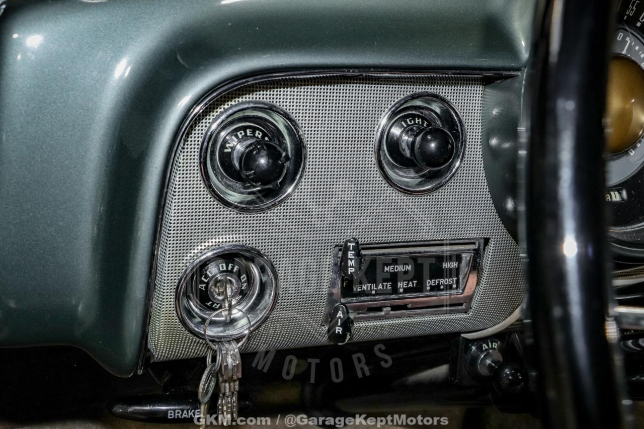 1951 Ford Custom Deluxe