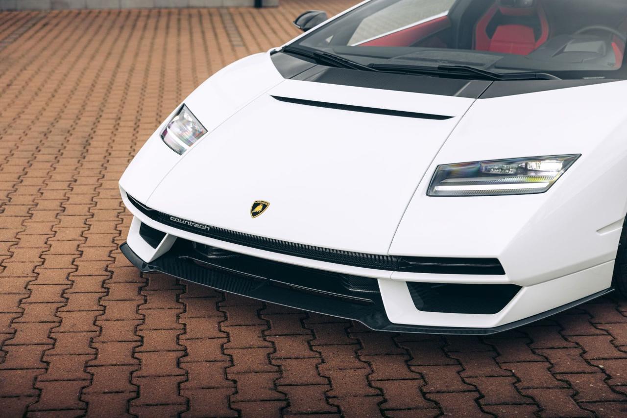 2022 Lamborghini Countach LPI 800-4