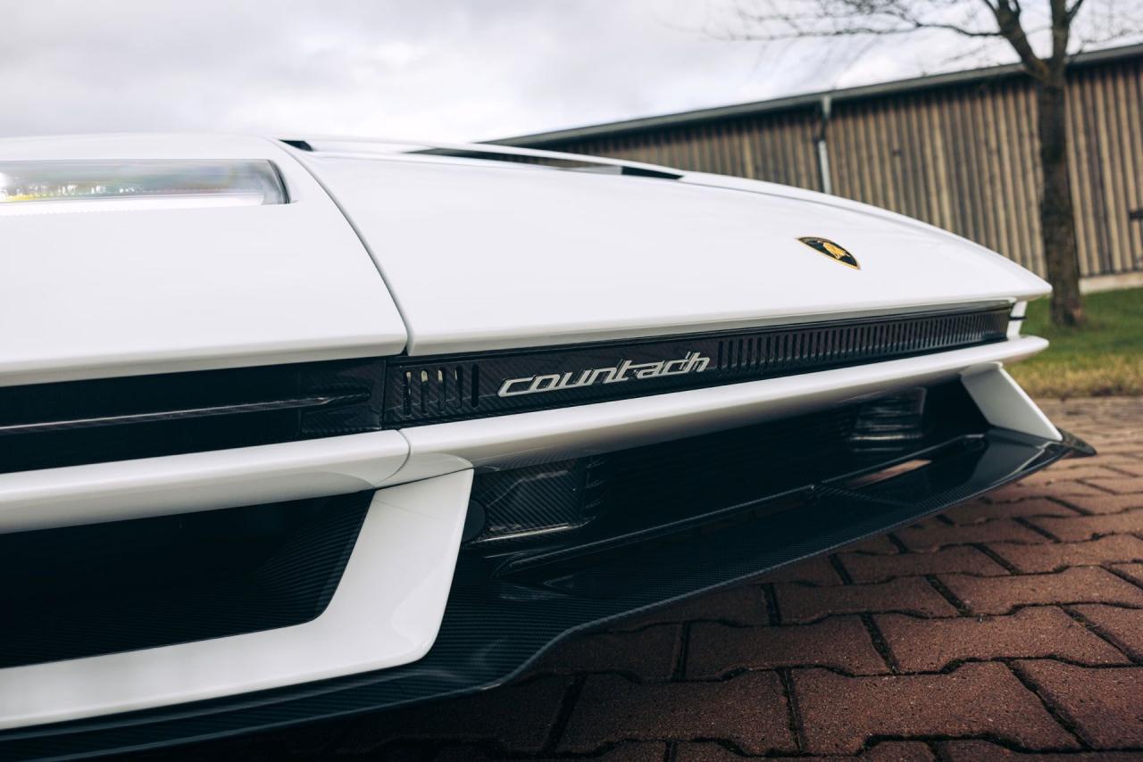 2022 Lamborghini Countach LPI 800-4