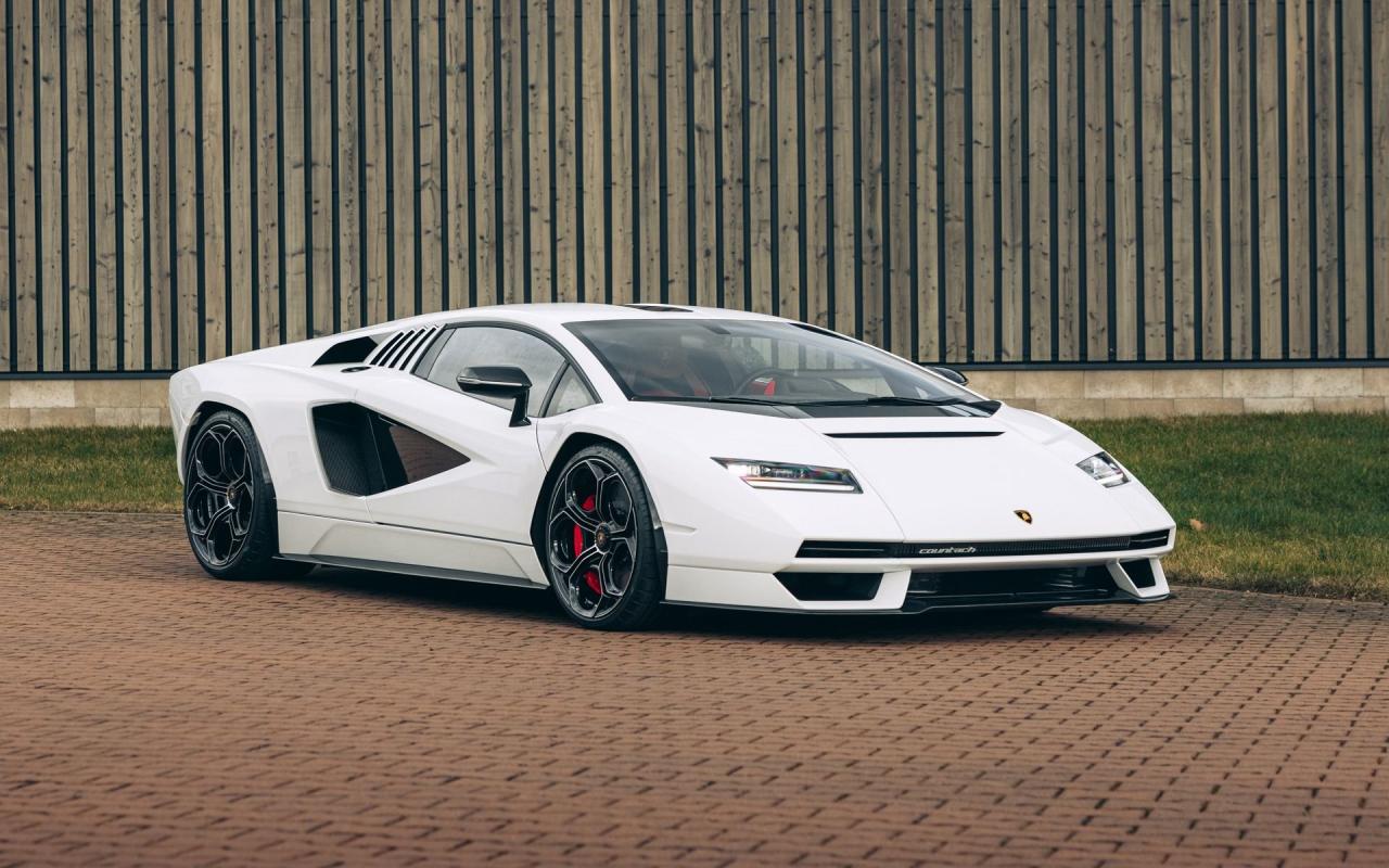 2022 Lamborghini Countach LPI 800-4