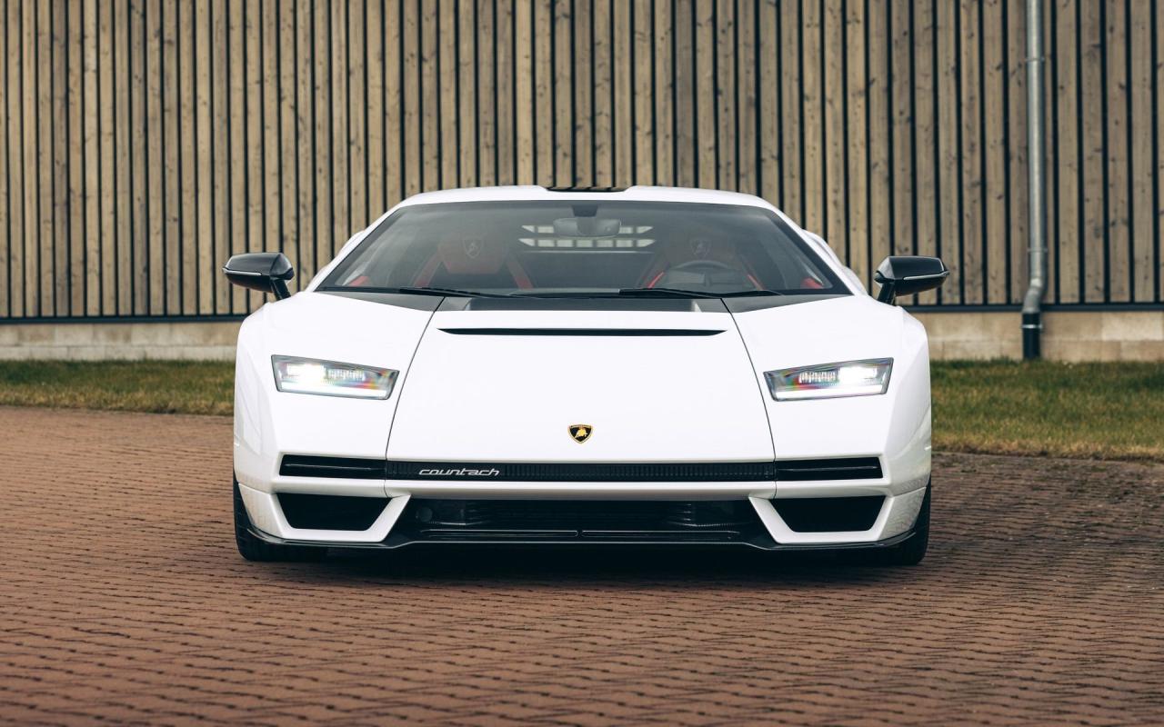 2022 Lamborghini Countach LPI 800-4