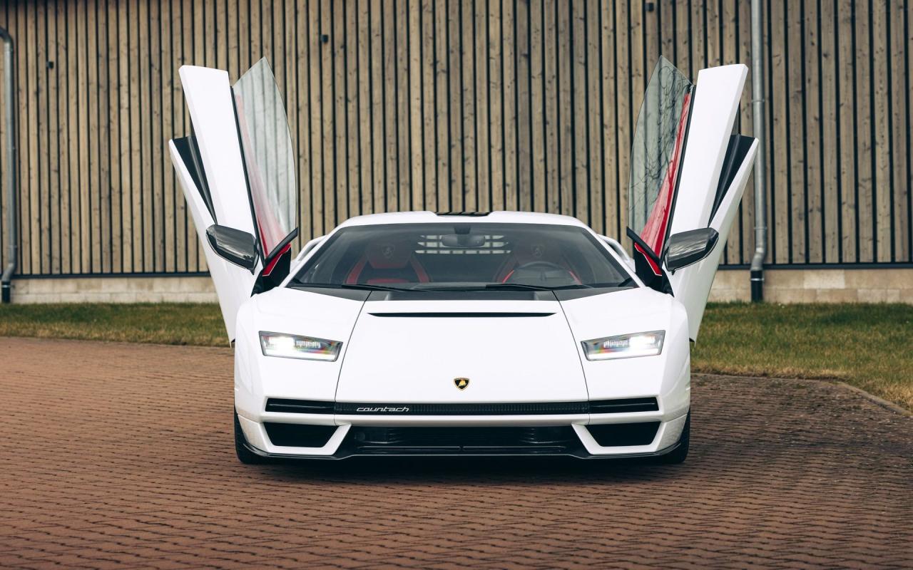 2022 Lamborghini Countach LPI 800-4