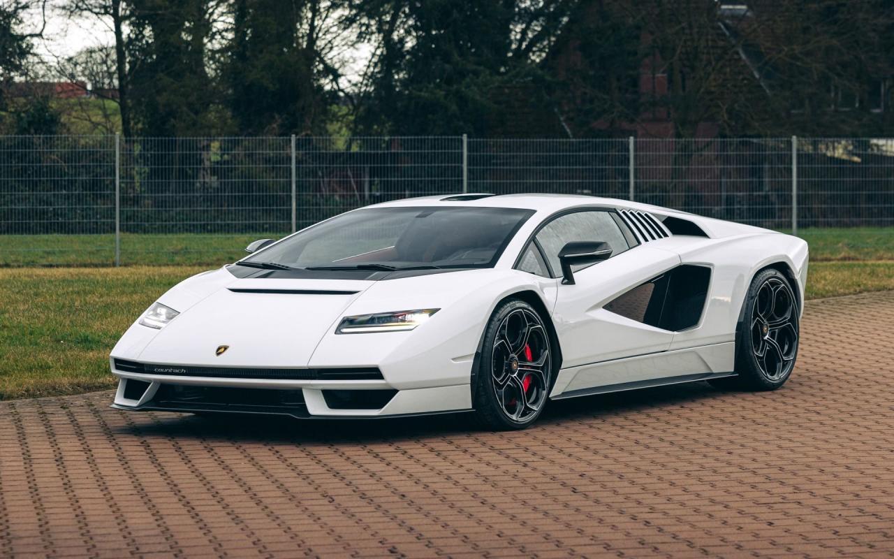 2022 Lamborghini Countach LPI 800-4