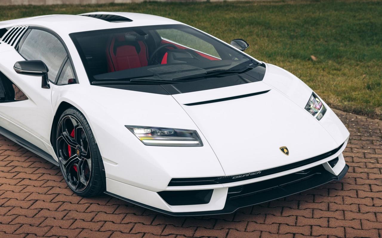 2022 Lamborghini Countach LPI 800-4