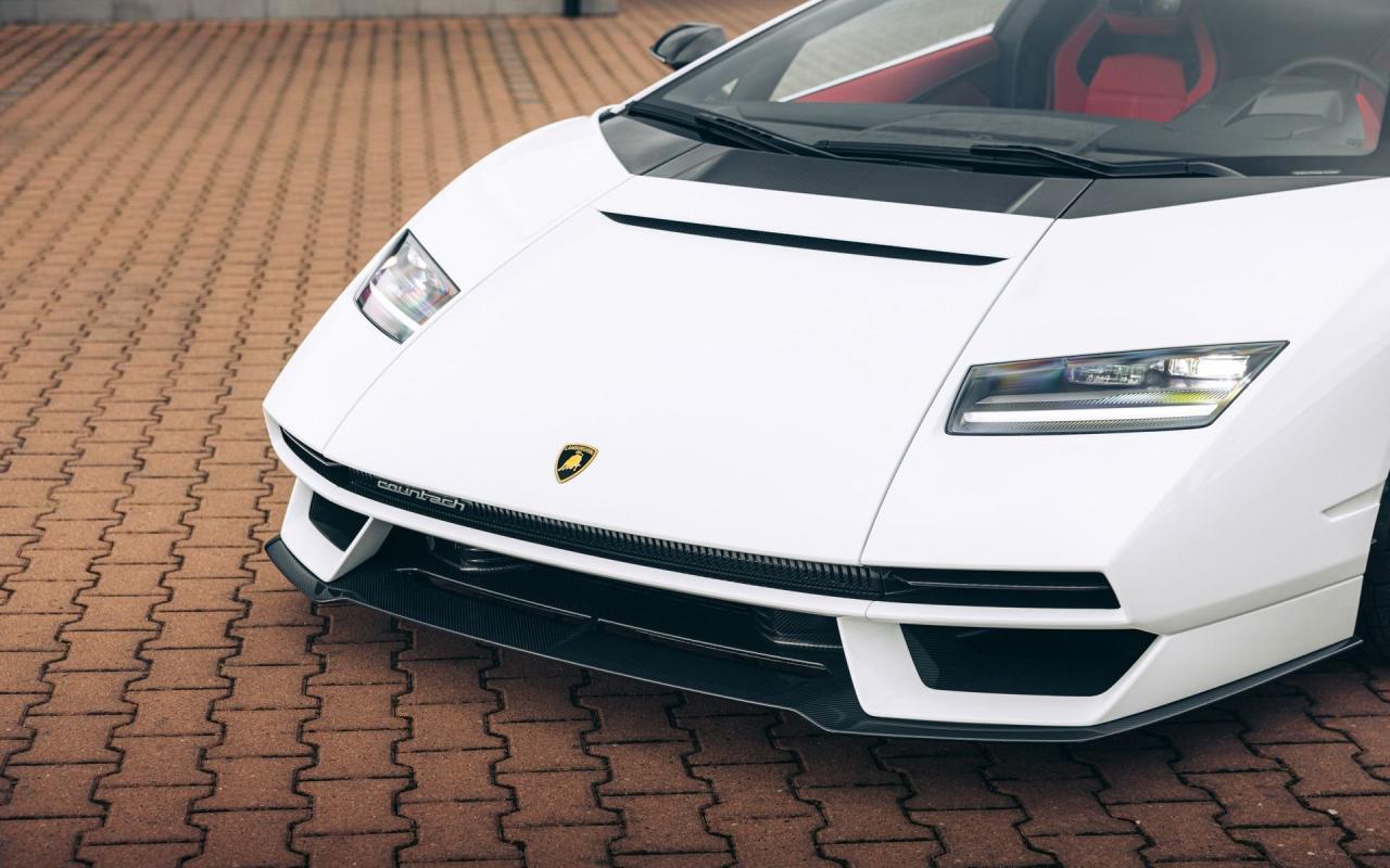 2022 Lamborghini Countach LPI 800-4