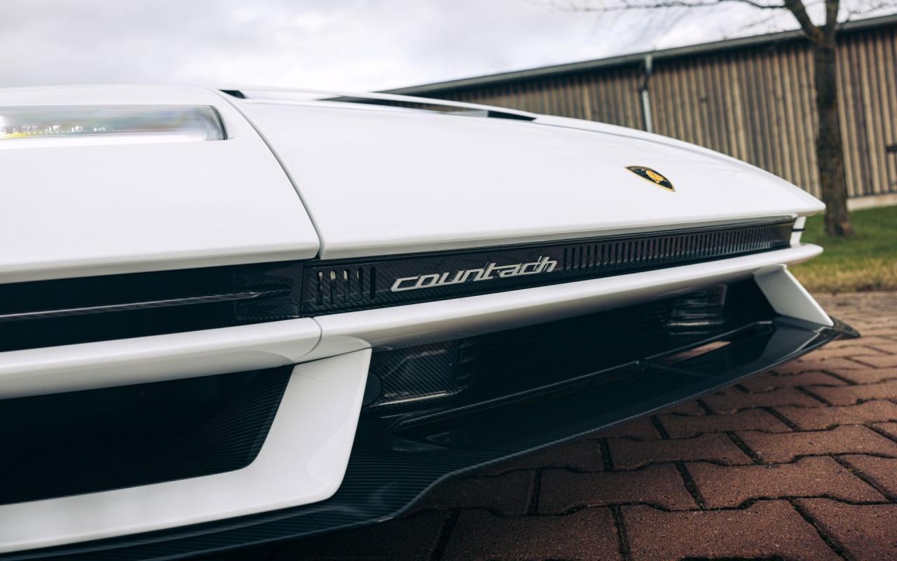 2022 Lamborghini Countach LPI 800-4