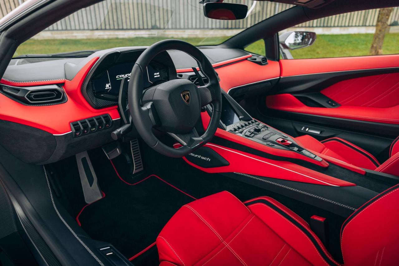 2022 Lamborghini Countach LPI 800-4