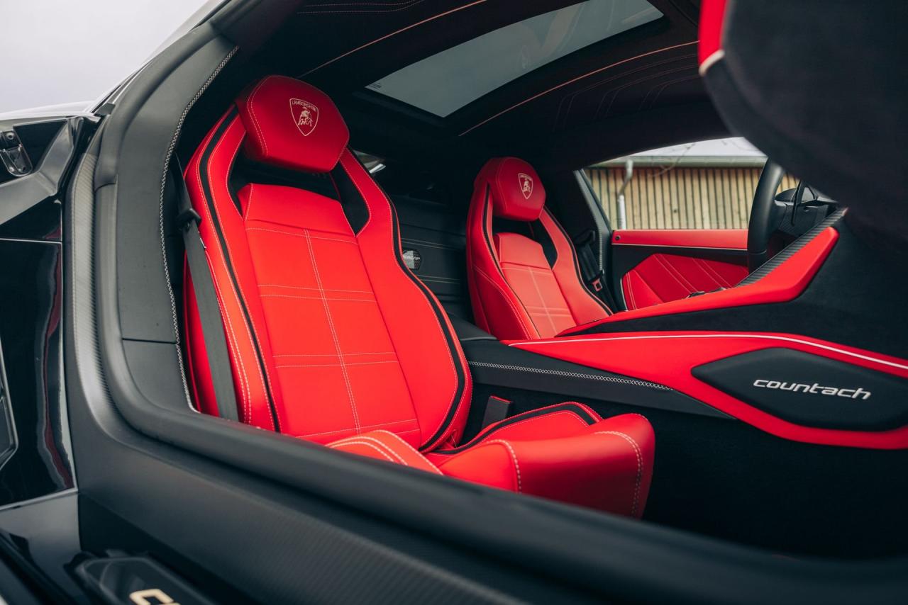 2022 Lamborghini Countach LPI 800-4