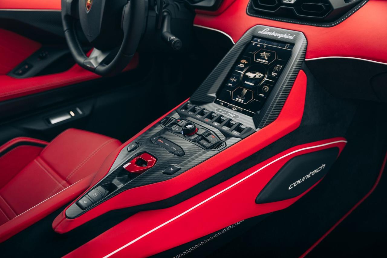2022 Lamborghini Countach LPI 800-4