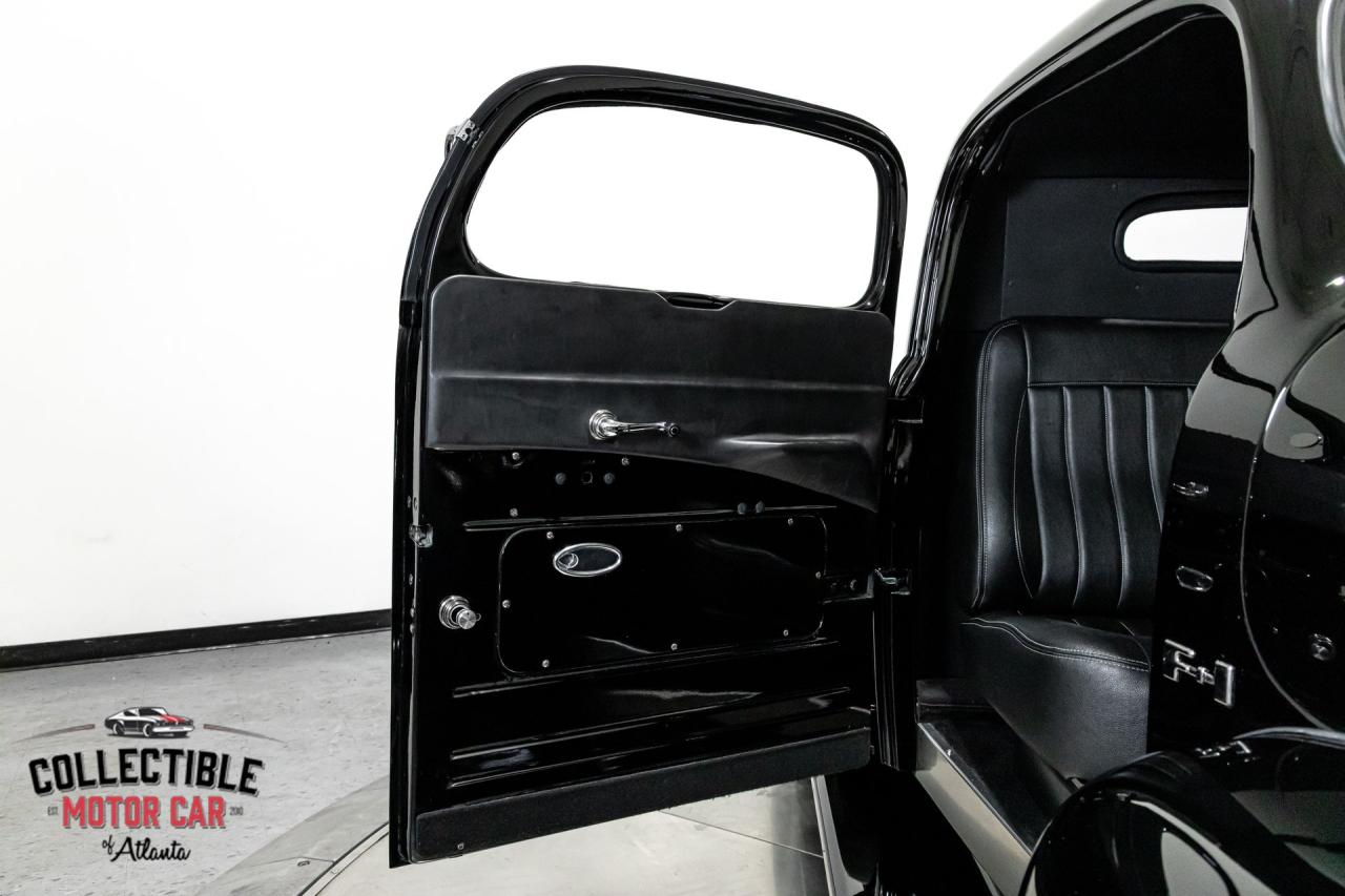 1949 Ford F1 Restomod