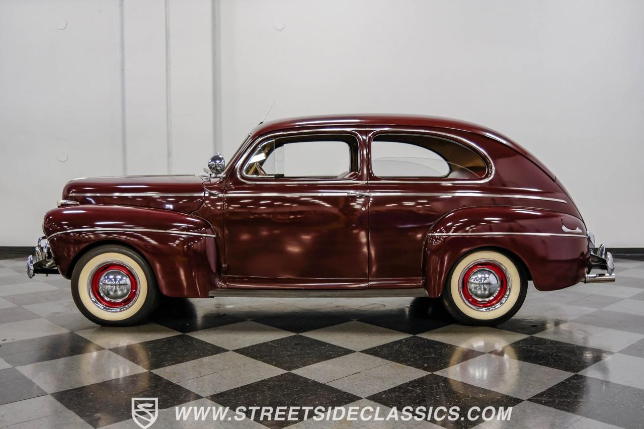1941 Ford Deluxe Tudor Sedan