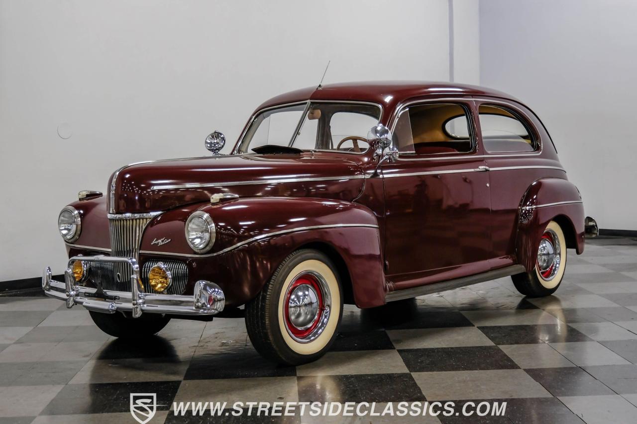 1941 Ford Deluxe Tudor Sedan