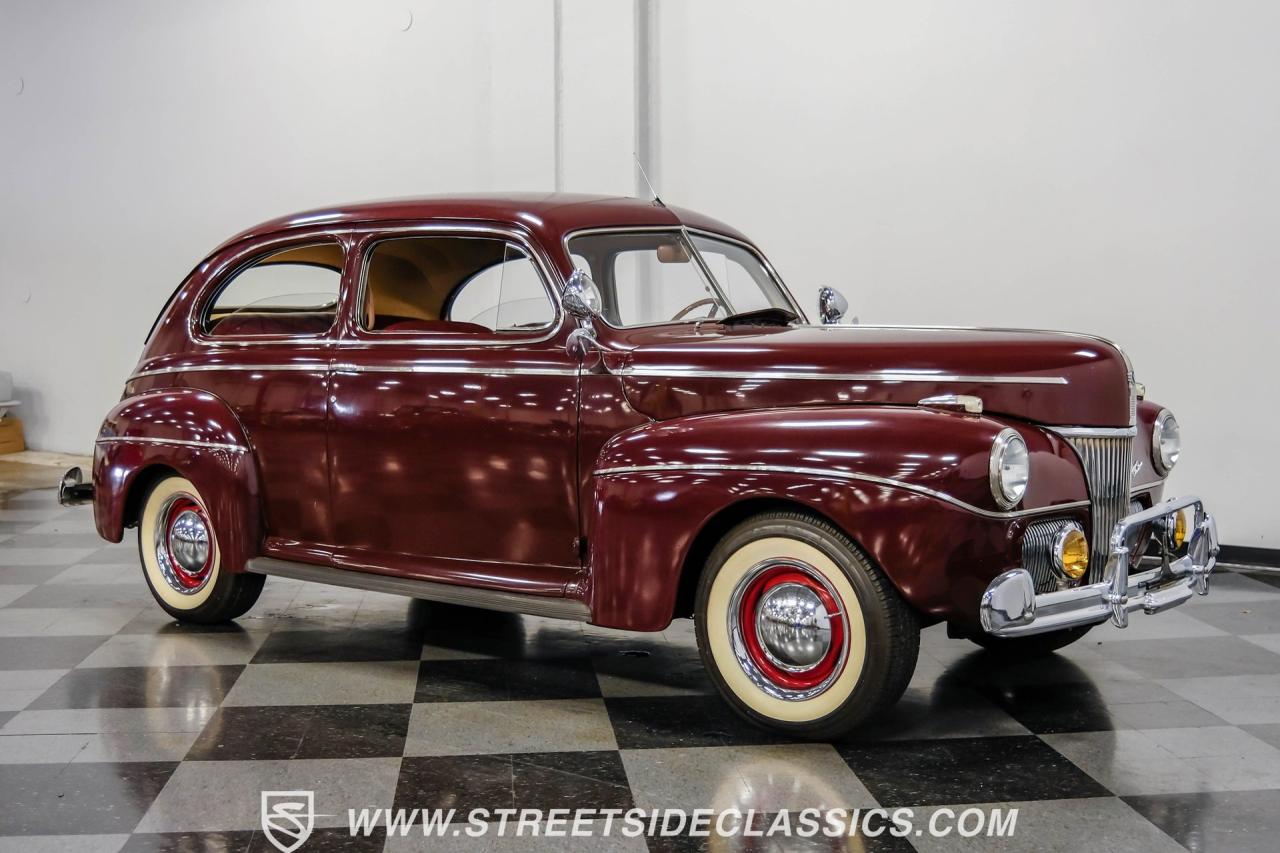 1941 Ford Deluxe Tudor Sedan